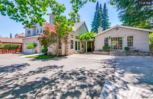 Country Club Maison | Beautiful & Spacious Custom Home -- 4 BDRM/3 BATH + Office