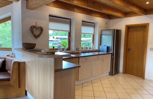 Hubertshofen Copropriété | Beautiful spacious vacation apartment directly on the Kirnbergsee for up to 6 people