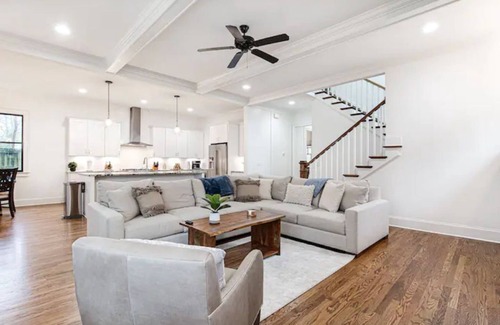 Kirkwood Maison | New Classy & Spacious Home in Downtown Atlanta