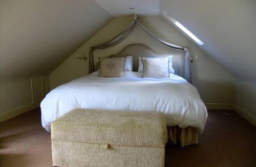 Rothesay Maison | Beautiful spacious old schoolhouse with stunning sea views and beach nearby