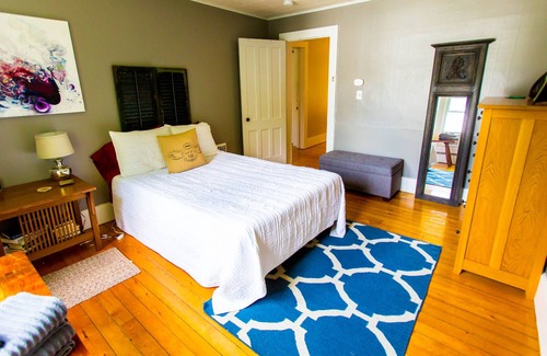 Hamilton Maison | Beautiful, Spacious Home in the Heart of Hamilton & Colgate