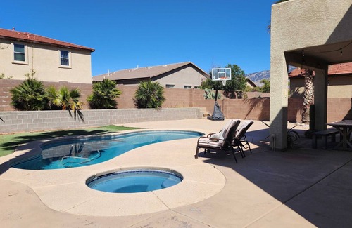 Black Horse Autre | Beautiful Spacious Home