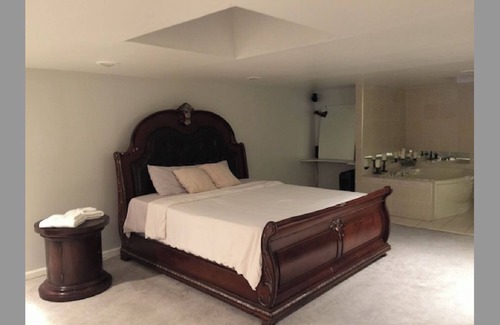Marine Park Copropriété | Beautiful Spacious Master BedRoom