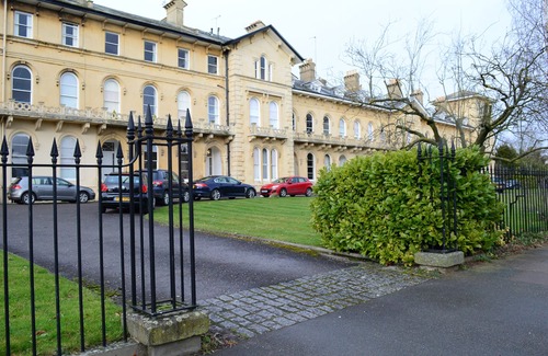 Montpellier Appartement | Belle et spacieuse régence apt dans le centre de Cheltenham, parking gratuit