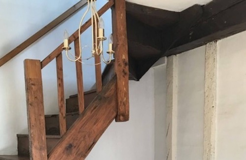 Rivel Maison | Belle, spacieuse maison en pierre pour deux familles, 4. 5 salles de bains, 4 chambres doubles