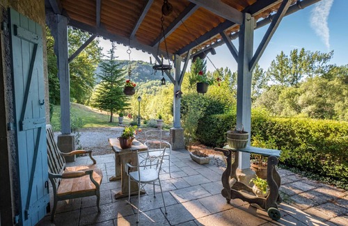 Bruniquel Cottage | Belle maison en pierres dans un grand parc, piscine chauffée, calme assuré