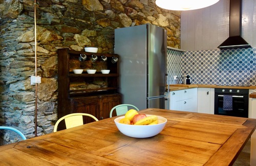 Ortigueira Maison | Beau moulin à eau élégant et récemment restauré juste sur la rivière!