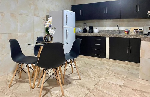Kennedy Appartement | Beautiful Suite in Ciudadela Las Garzas, safe and centrally located, Guayaquil