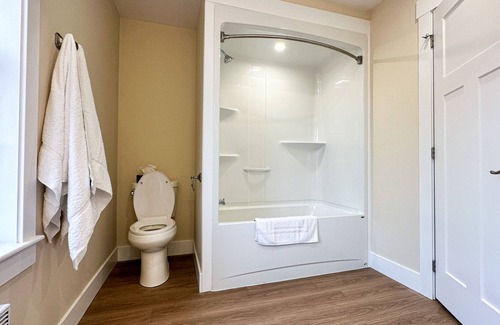 Argyle Shore Copropriété | Beautiful suite located just outside Cavendish! Newly constructed w/ fireplace