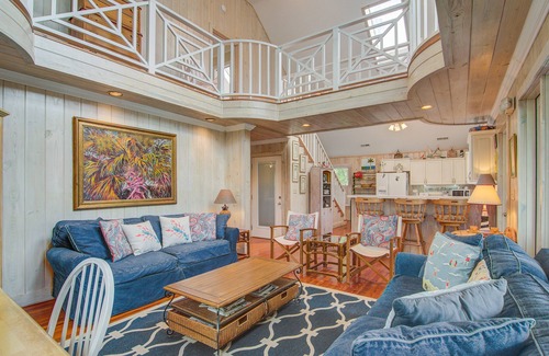 Sullivan's Island Maison | Belle maison de l'île de Sullivan à côté du phare - promenade facile jusqu'à la plage!