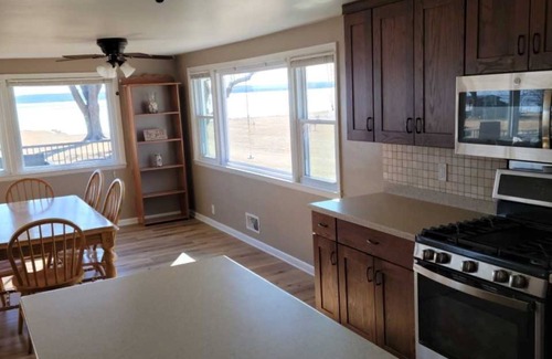 Fond du Lac Maison | Beautiful Sunrises and Lakefront Views!