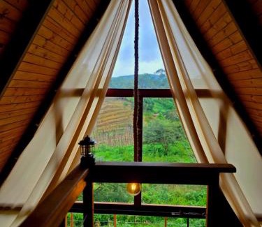 Nova Nazare Chalet De Ski | Beautiful Swiss Chalet in Mulungu