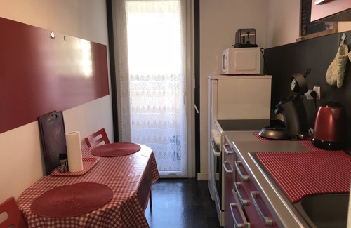 Thonon-les-Bains Appartement | beau T1 30 m2, résidence sécurisée, proche centre ville , parking privé. wifi