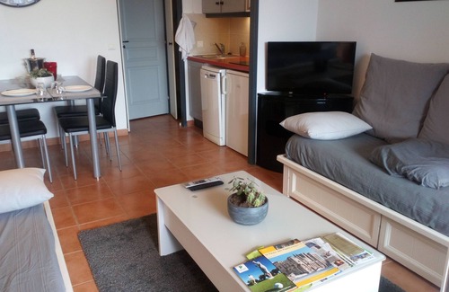 Pont Royal Appartement | Beaux T2 rénové et climatisé Golf de Pont Royal avec magnifique vue sur le golf
