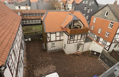 Goslar Appartement | Bel appartement à colombages avec garage et terrasse sur le toit