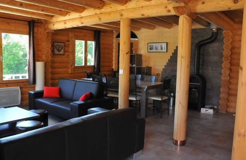 Foncine-le-Bas Chalet De Ski | Magnifique chalet traditionnel en rondins à Foncine le Bas (6/8 pers.) Gauche