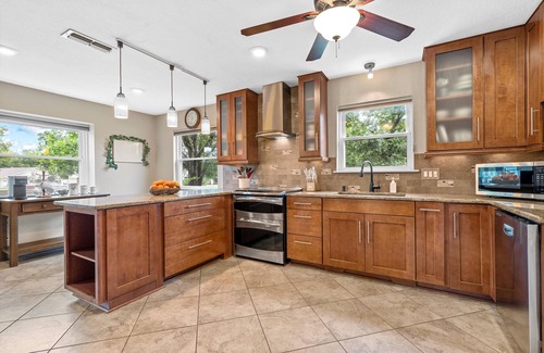 Belton Maison | Beautiful Tudor Style home centrally located, and packed with amenities!