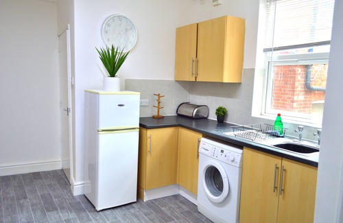 Forest Fields Appartement | Beautiful Two-Bed Apartment with Driveway parking