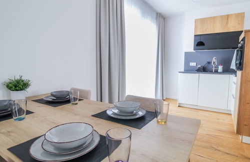 Friedrichshain Appartement | Beautiful two-room apartment on the 4th floor with lots of space