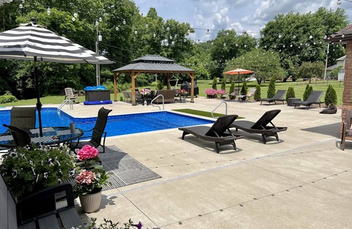 Scottown Maison | Beautiful Two Story with In ground Pool