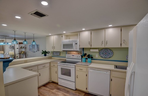 Daytona Beach Shores Copropriété | Beautiful condo directly on the beach, heated pool, pickleball, basketball, more