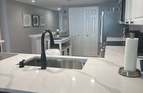 Indian Harbour Beach Copropriété | Nouvellement rénové ..... CONDO OCEANFRONT 4ème étage avec de belles vues