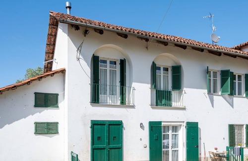 San Damiano dʼAsti Villa | Maison de vacances avec WIFI, piscine, TV, patio, animaux admis, vue panoramique, parking
