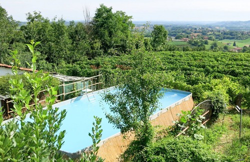 San Damiano dʼAsti Villa | Maison de vacances avec WIFI, piscine, TV, patio, animaux admis, vue panoramique, parking