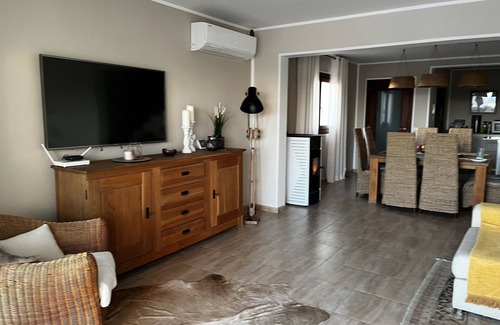 Vallgornera Maison | Beautiful vacation home with sea view for 7 people