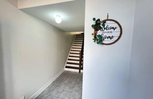 Meadowvale Village Maison | Beautiful Vacation Home near Toronto Airport
