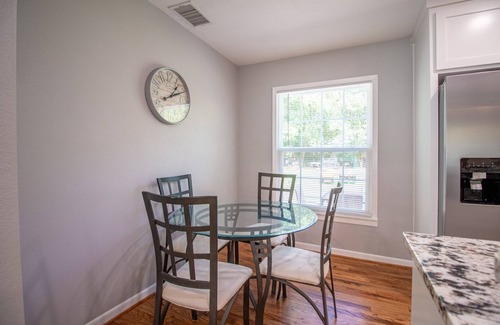 Canton Maison | Beautiful Vacation/Retreat Home in the Heart of Historical Downtown Canton