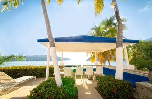 Pichilingue Maison | Beautiful Villa Aldila with Direct Beach Access in Acapulco