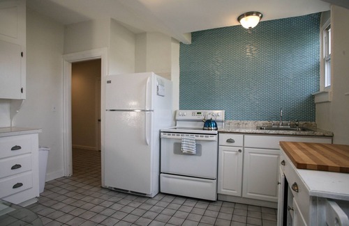 Off Broadway Maison | Belle victorienne avec vue sur le pont de Newport