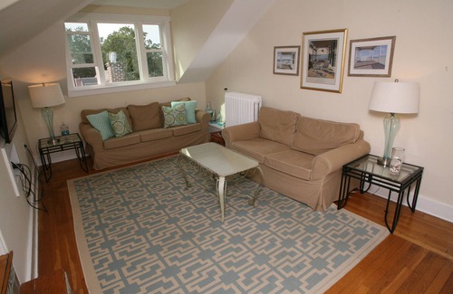 Off Broadway Maison | Belle victorienne avec vue sur le pont de Newport