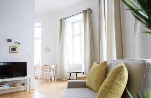 Roßau Appartement | Beautiful Viennese Apartment in City Center