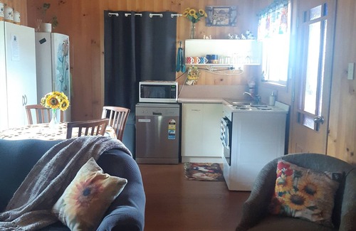 Moorang Cottage | Beautiful views in a country farm setting