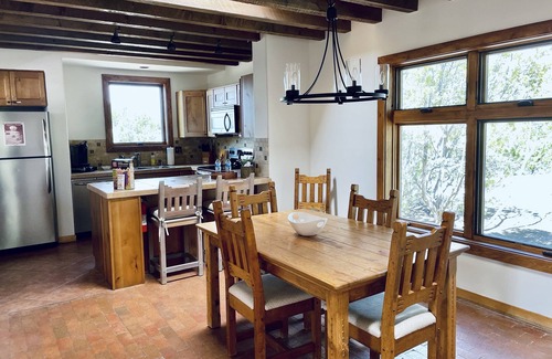 Nambe Pueblo Copropriété | Beautiful Views, Privacy, next to Four Seasons, 10 min to Plaza, nice decor