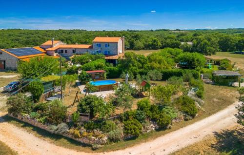 Vardica Villa | Beautiful Villa Casa Romantica with pool in Umag