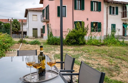 Cortiglione Maison | Magnifique maison de vacances pour 5 personnes avec WIFI, TV et patio