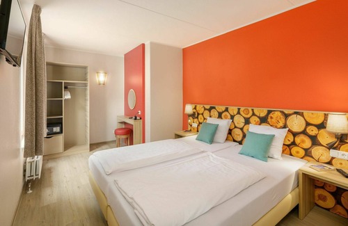 Medebach Maison | Joli appartement pour 12 personnes avec bain à remous, piscine, WIFI, TV et parking