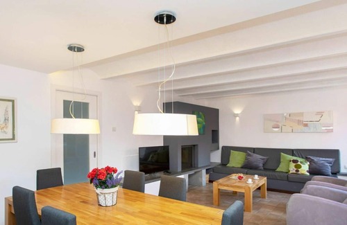 Fonteta Maison | Bel appartement avec climatisation, piscine privée, WIFI, TV, animaux admis et parking