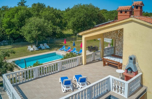 Marceljani Maison | Merveilleuse maison de vacances avec piscine privée, climatisation, WIFI, TV et terrasse