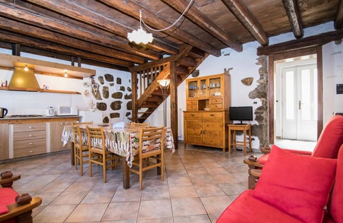 San Giovanni al Natisone Maison | Belle maison de vacances pour 4 personnes avec climatisation, WIFI, TV et patio