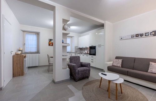 Mergozzo Maison | Belle maison de vacances pour 4 personnes avec WIFI, TV, balcon et animaux admis