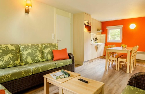 Vielsalm Maison | Confortable appartement pour 6 personnes avec piscine, WIFI, TV et parking