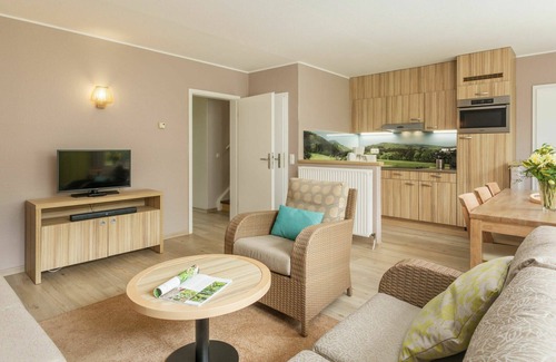Medebach Maison | Agréable appartement pour 6 personnes avec bain à remous, WIFI, piscine, TV et parking