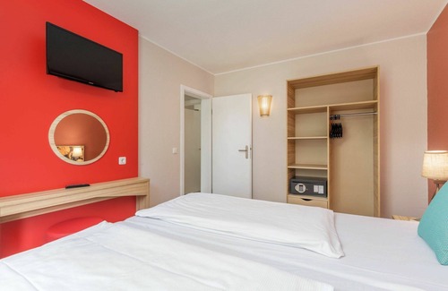 Medebach Maison | Agréable appartement pour 6 personnes avec bain à remous, WIFI, piscine, TV et parking