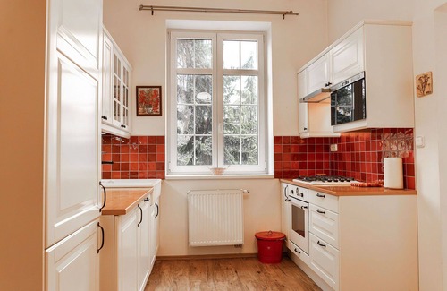Prague 10 Villa | Magnifique maison de vacances pour 8 personnes avec WIFI, bain à remous, TV et animaux admis