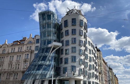 Prague 10 Villa | Magnifique maison de vacances pour 8 personnes avec WIFI, bain à remous, TV et animaux admis