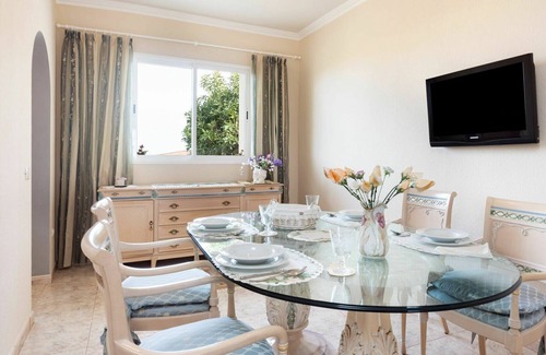 Las Arenas Maison | Joli appartement pour 4 personnes avec piscine, WIFI et TV
